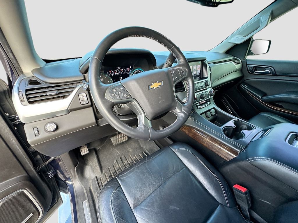 Used 2017 Chevrolet Suburban LT w/ LT Signature Package image 9