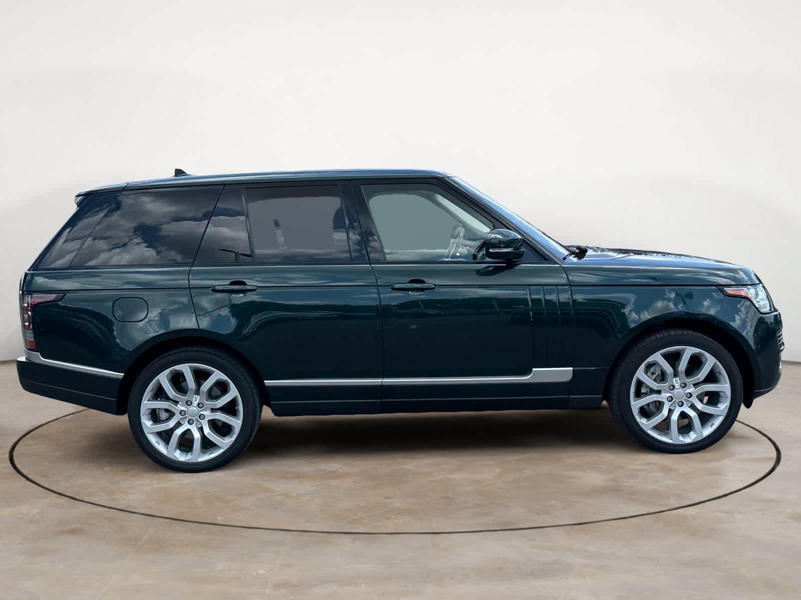 Used 2016 Land Rover Range Rover Supercharged AWD/4WD image 3