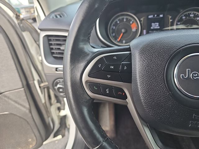 Used 2019 Jeep Cherokee Latitude Plus image 18