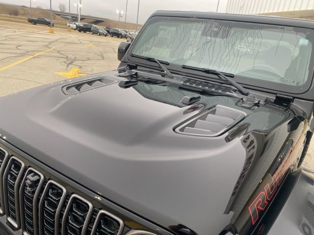 Used 2024 Jeep Wrangler Unlimited Rubicon w/ Dual Top Group image 8