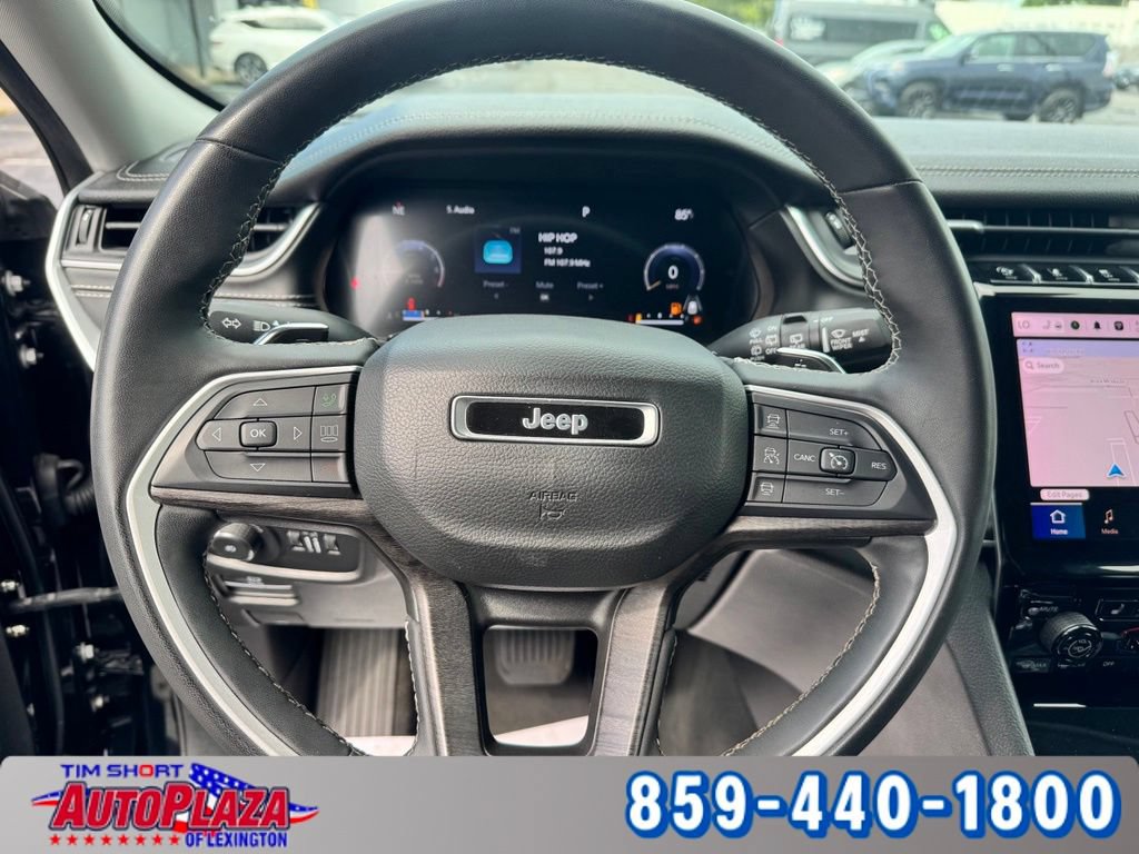 Used 2023 Jeep Grand Cherokee Limited AWD/4WD image 19