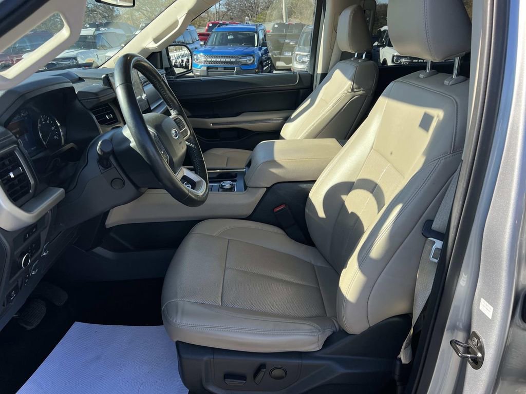 Used 2022 Ford Expedition Max XLT image 9