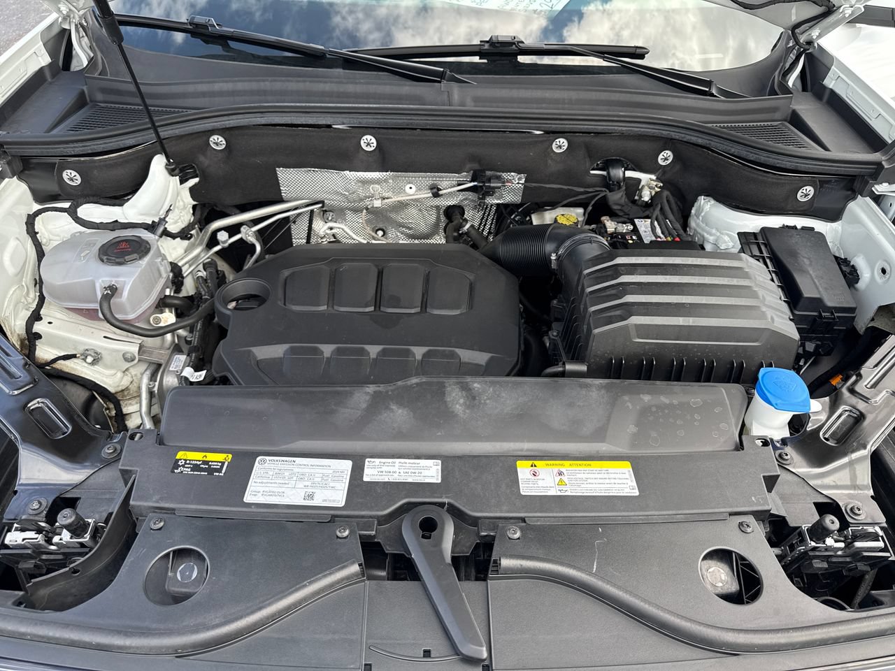 Used 2024 Volkswagen Atlas SE AWD/4WD image 11