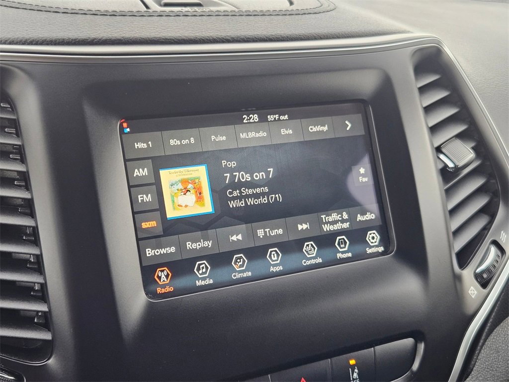 Certified 2021 Jeep Cherokee Latitude Lux w/ Trailer Tow Group image 20