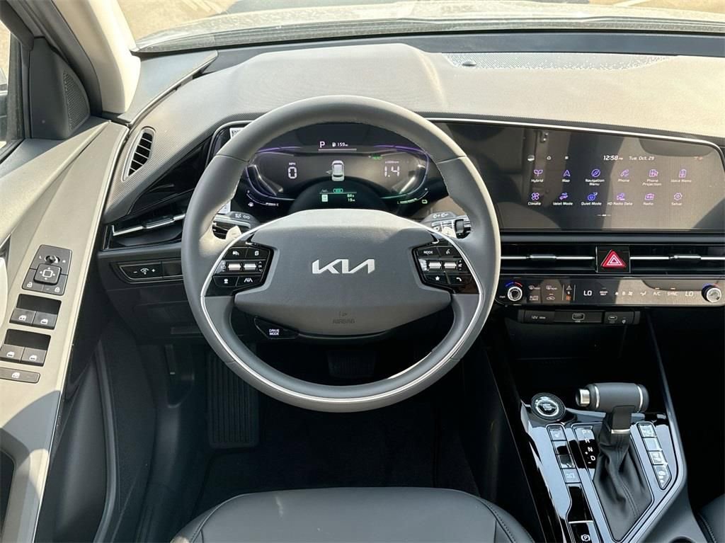 Certified 2025 Kia Niro EX image 20