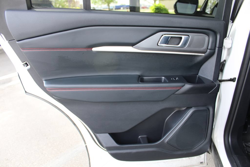Used 2025 Ford Explorer ST-Line AWD/4WD image 44