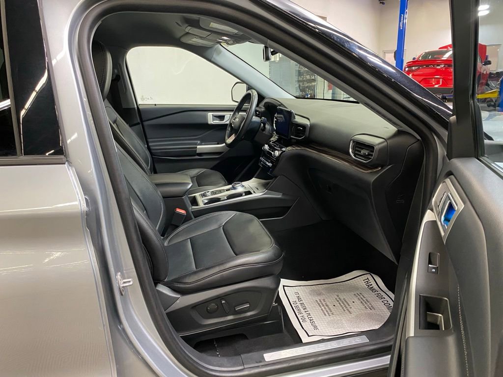 Used 2023 Ford Explorer Limited image 20