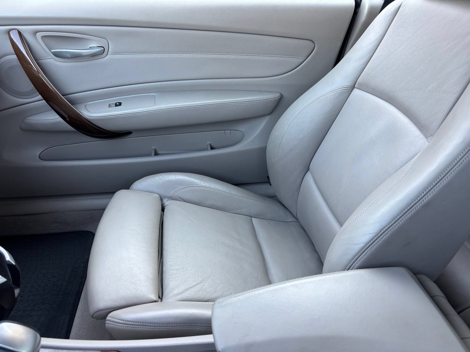 Used 2008 BMW 128i Convertible RWD image 9