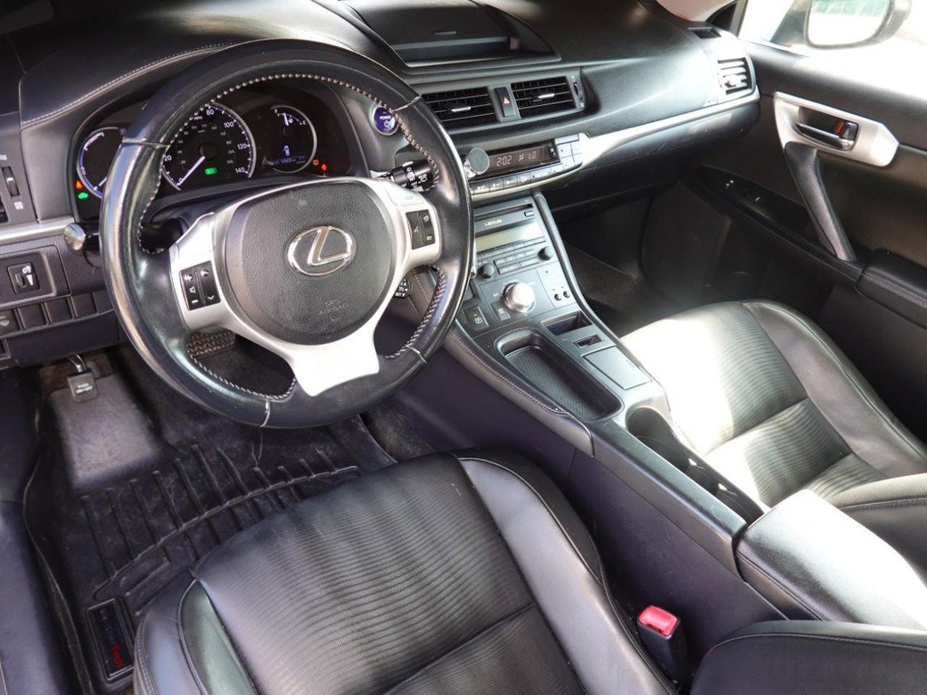 Used 2012 Lexus CT 200h Premium image 17