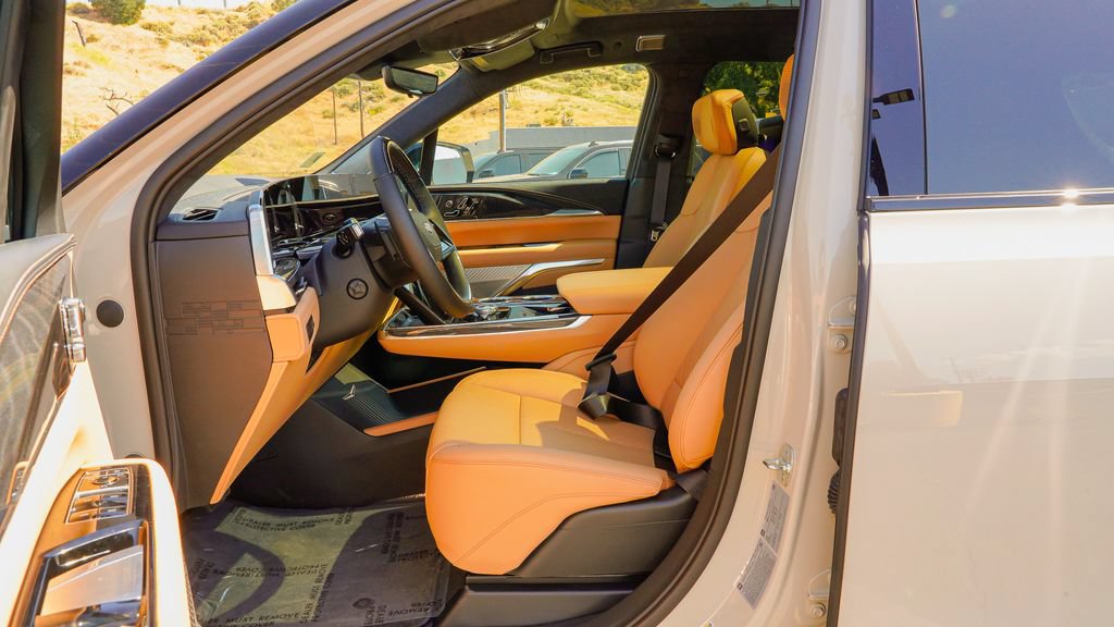 New 2026 Cadillac Escalade IQL Sport 2 w/ LPO, Floor Liner Package AWD/4WD image 13