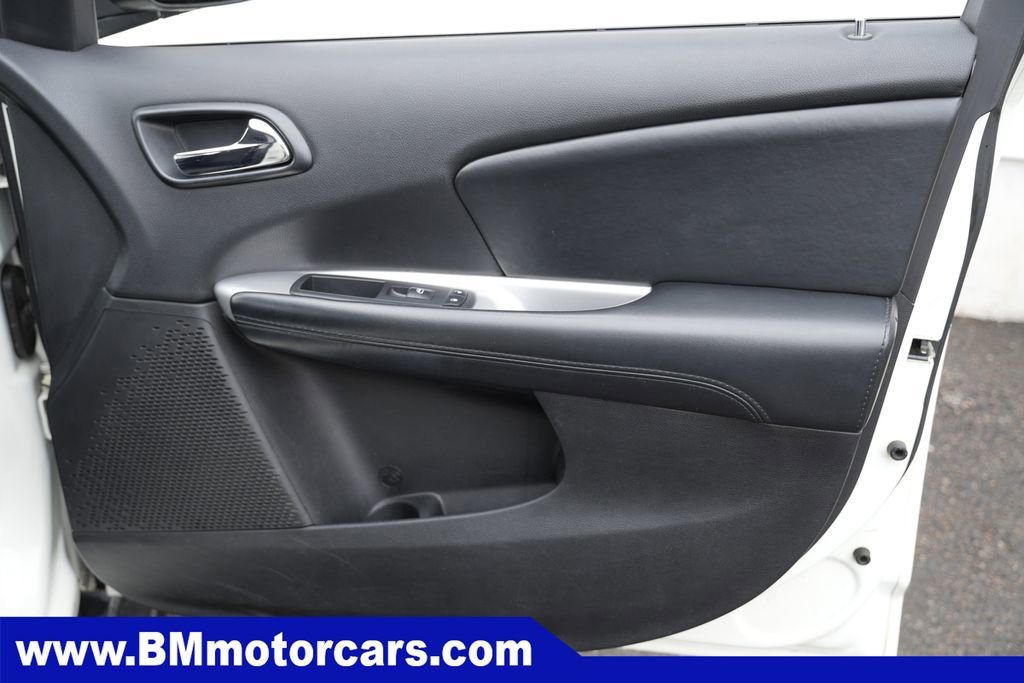 Used 2018 Dodge Journey SE w/ Mopar All Weather Group FWD image 32