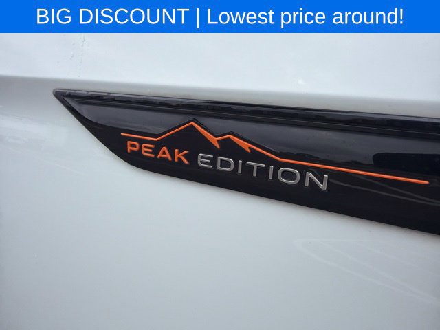 Used 2024 Volkswagen Atlas Peak Edition SE AWD/4WD image 6