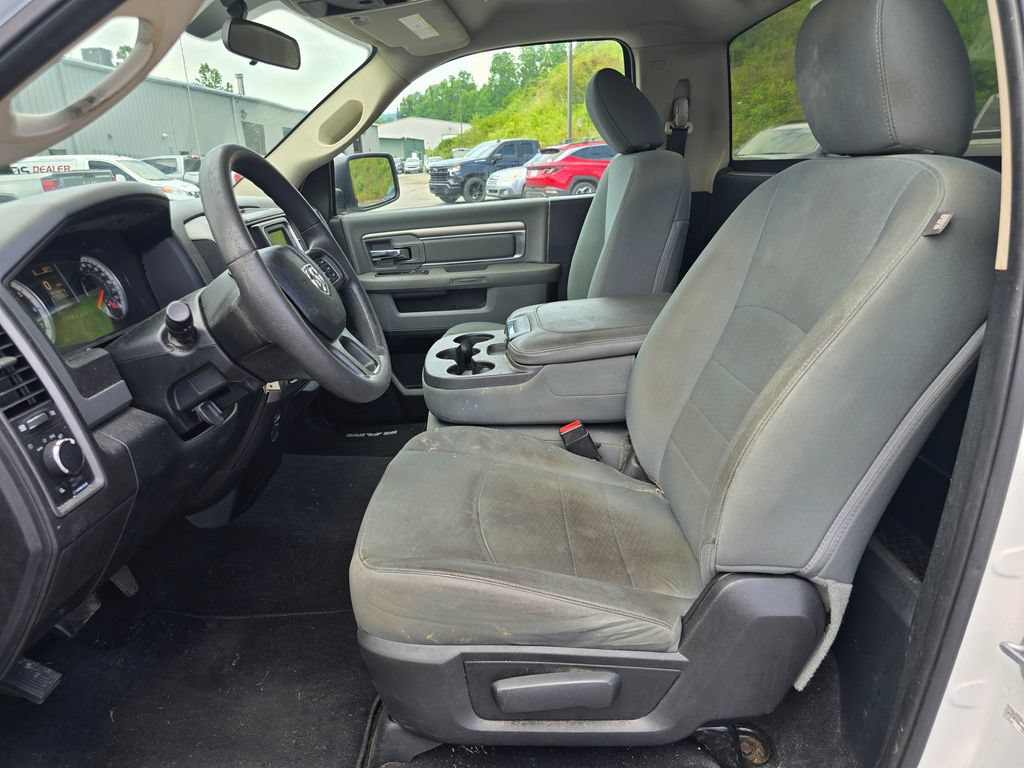 Used 2018 RAM 1500 Express RWD image 4