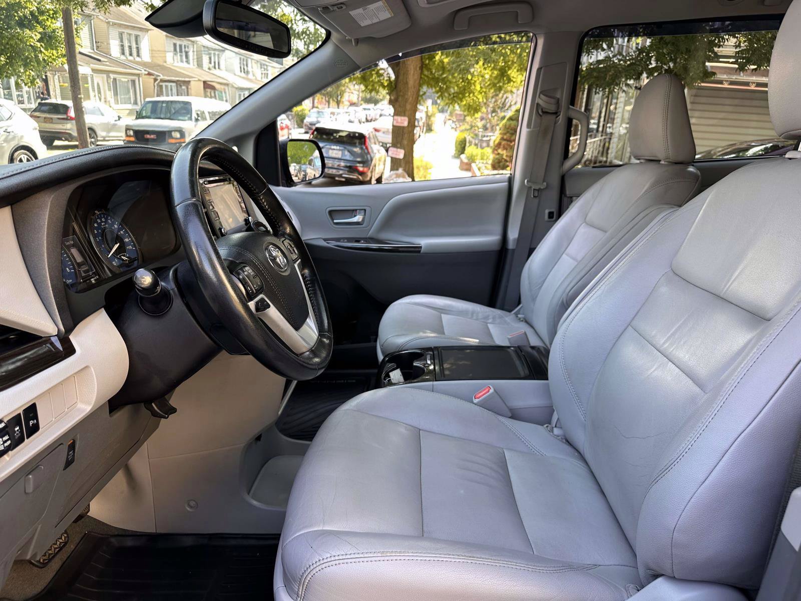 Certified 2019 Toyota Sienna XLE w/ XLE Navigation Package FWD image 13