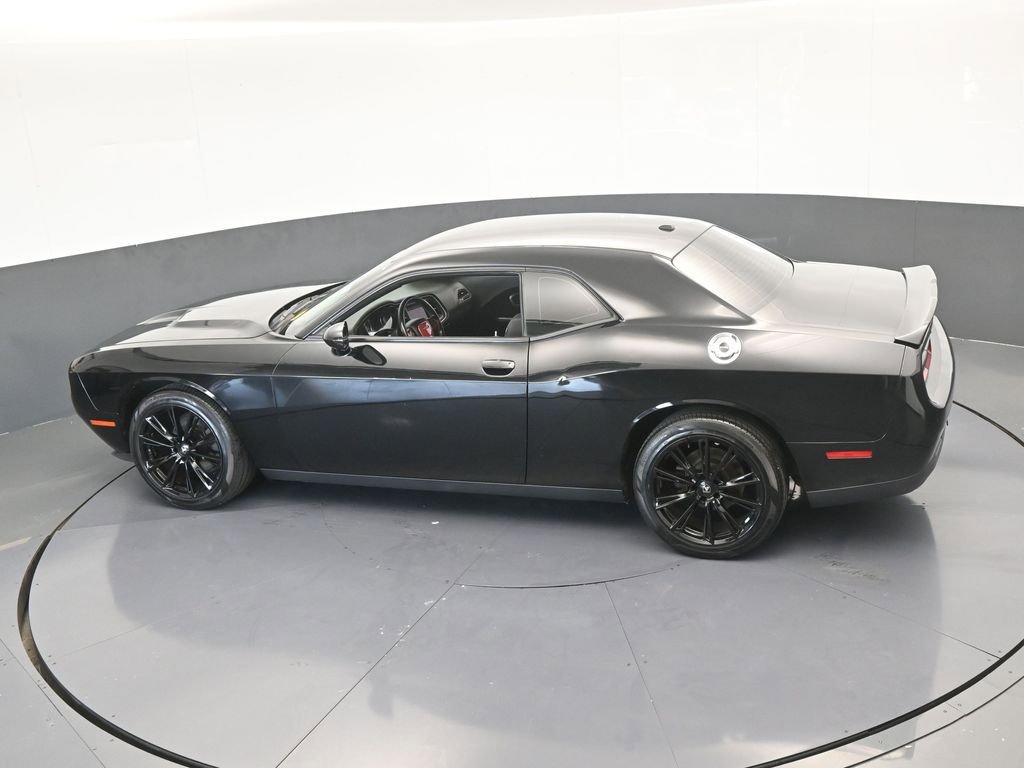 Used 2019 Dodge Challenger SXT image 46