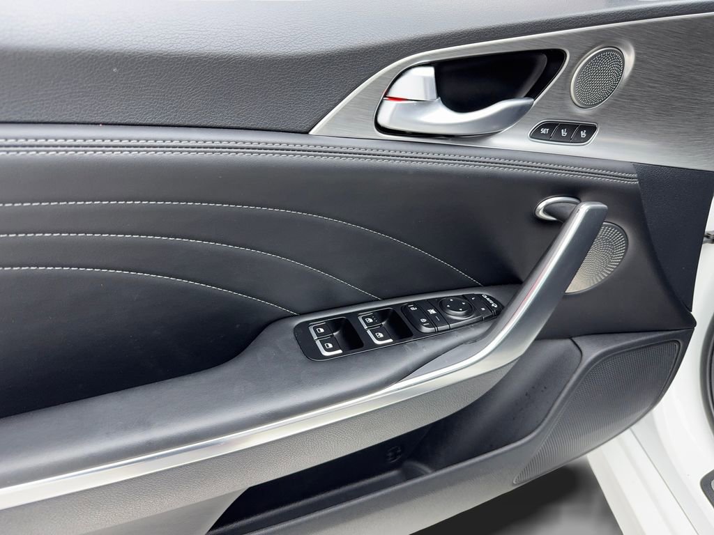 Used 2023 Kia Stinger GT2 image 39