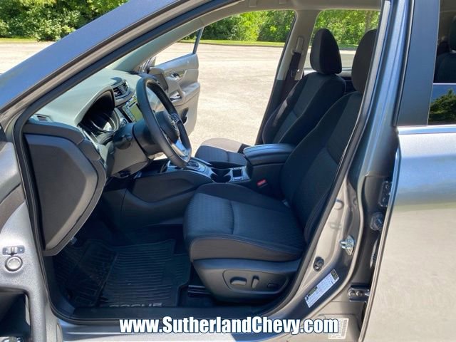 Used 2020 Nissan Rogue SV FWD image 14