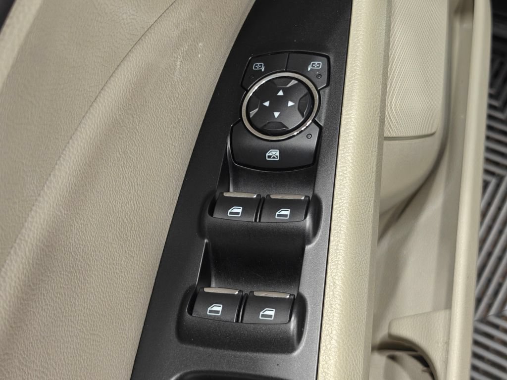 Used 2019 Ford Fusion SEL FWD image 43