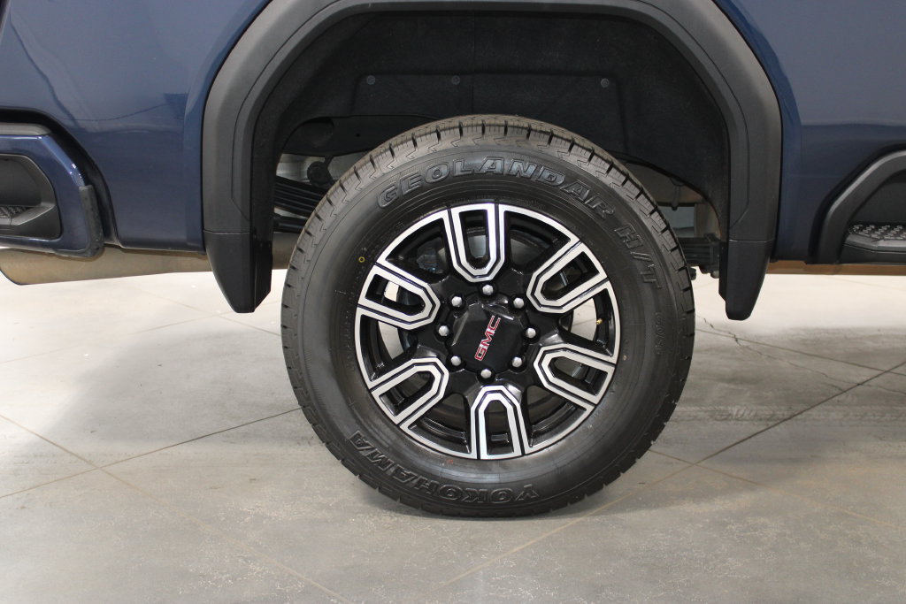 Used 2023 GMC Sierra 2500 AT4 AWD/4WD image 17