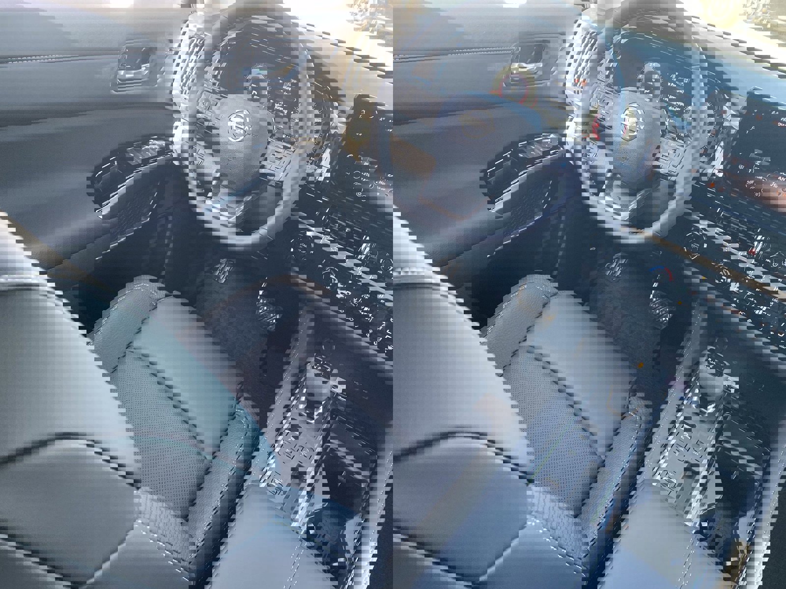 New 2026 Nissan Pathfinder SL image 15