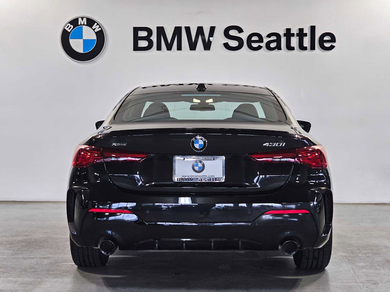 Used 2025 BMW 430i xDrive Coupe w/ M Sport Package image 5