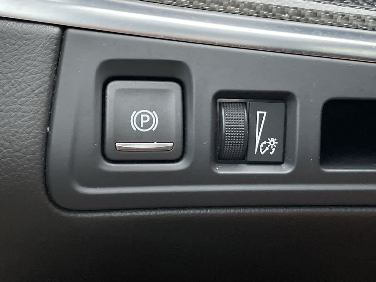 Certified 2024 Cadillac XT5 Sportv AWD/4WD image 30