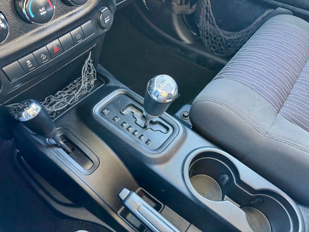 Used 2011 Jeep Wrangler Unlimited Sahara image 17