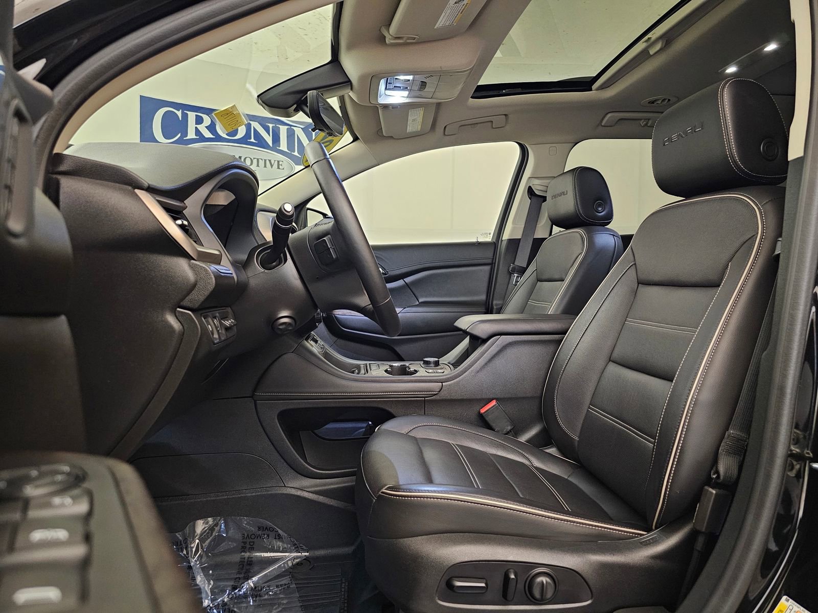 Used 2020 GMC Acadia Denali w/ Technology Package image 17