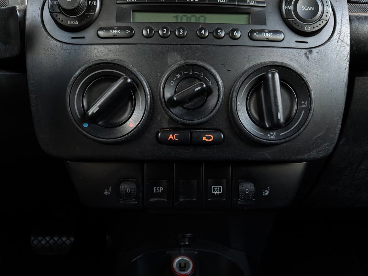 Used 2007 Volkswagen Beetle Convertible w/ Package 1 FWD image 30
