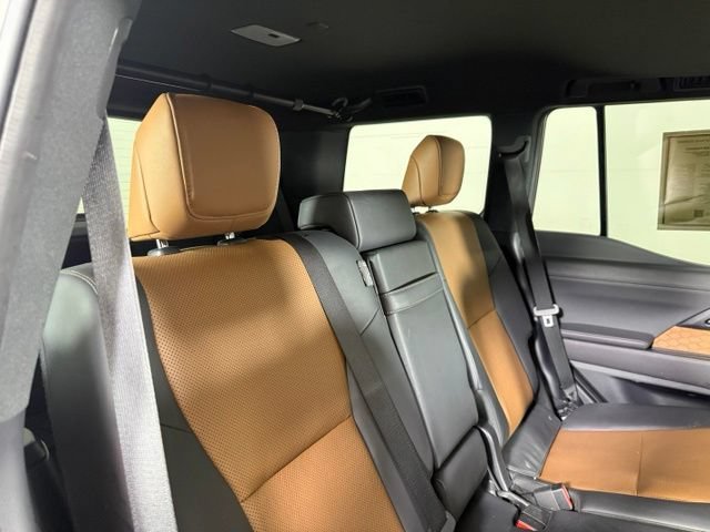 Used 2024 Lexus GX 550 w/ Accessory Package (Z1) AWD/4WD image 28