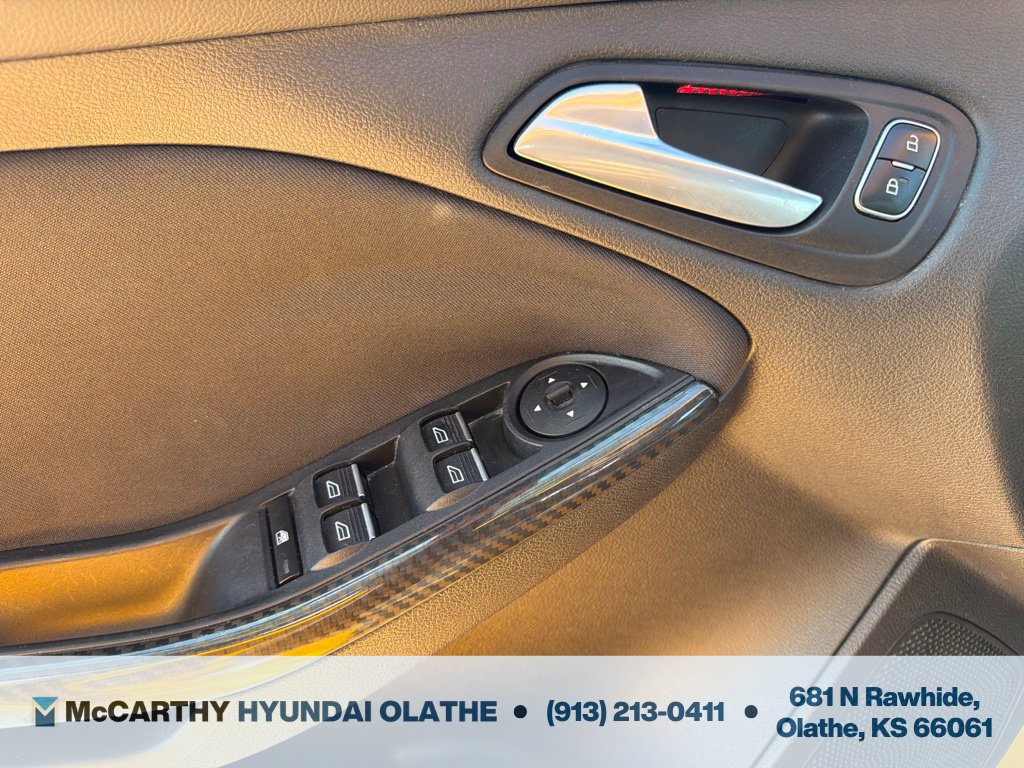 Used 2016 Ford Focus ST w/ Equipment Group 402A FWD image 30