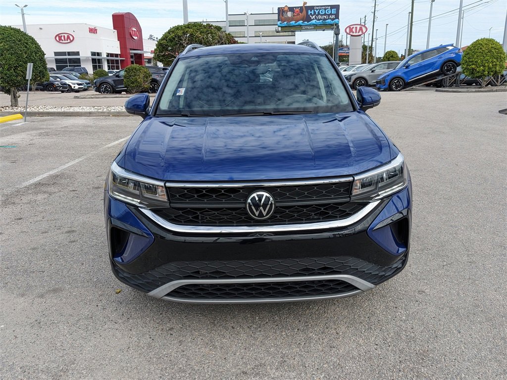 Certified 2023 Volkswagen Taos SE image 11