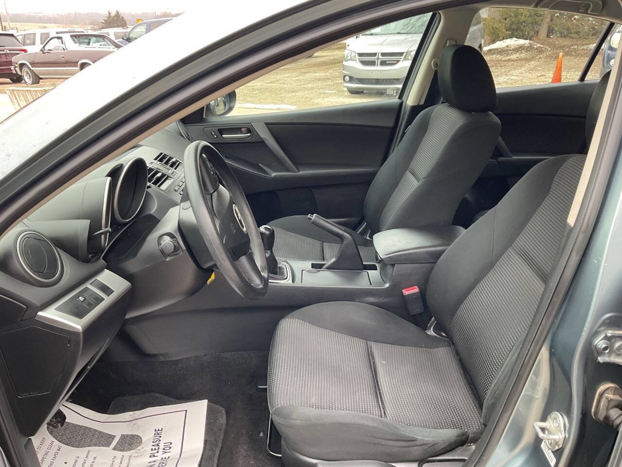 Used 2012 MAZDA MAZDA3 i Sport FWD image 12