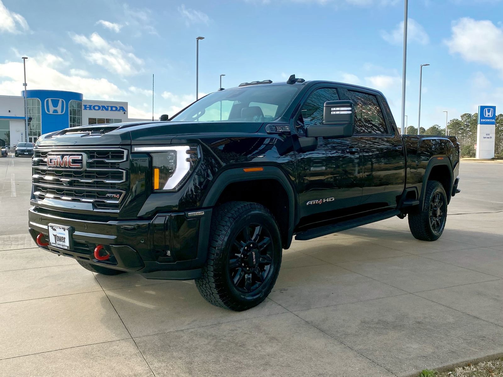 Used 2025 GMC Sierra 2500 AT4 w/ AT4 Preferred Package image 3