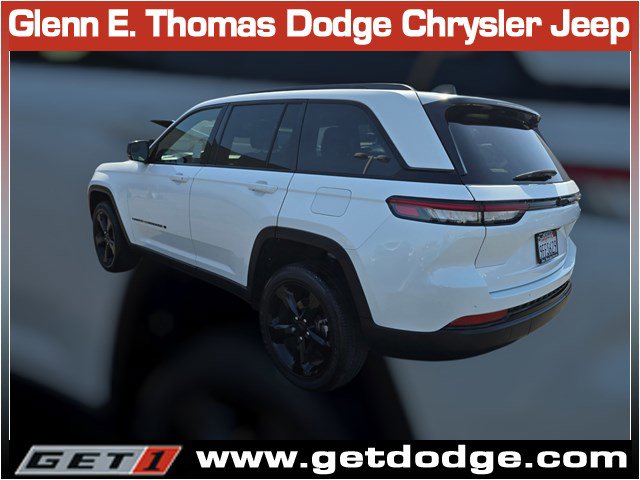 Used 2023 Jeep Grand Cherokee Altitude image 9