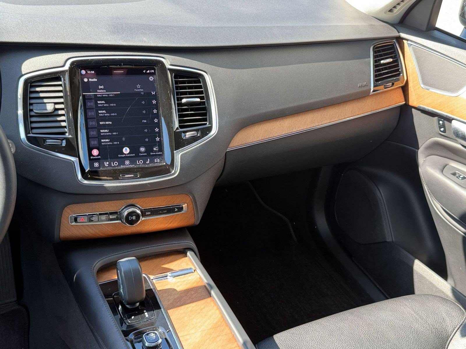 Certified 2023 Volvo XC90 B5 Plus w/ Protection Package Premier AWD/4WD image 27