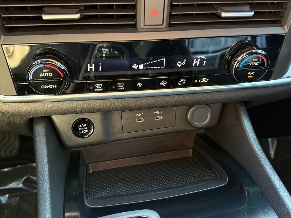 Certified 2024 Nissan Rogue SV image 28