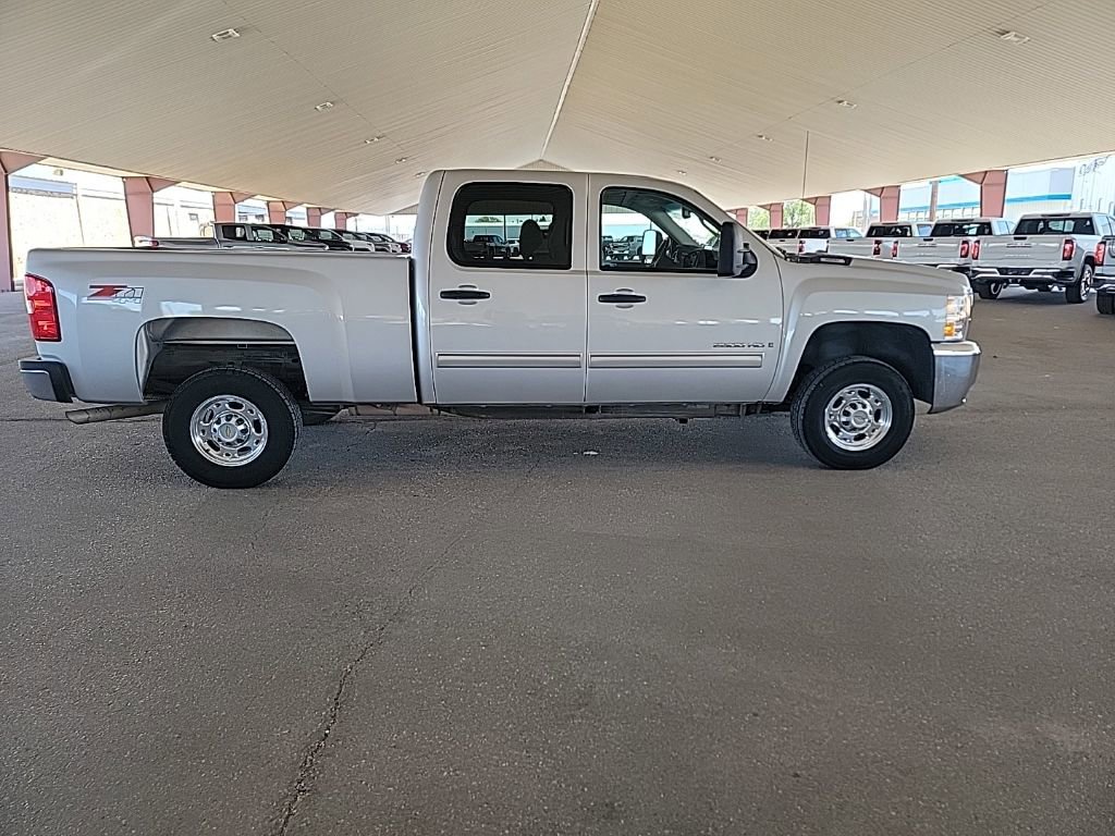 Used 2009 Chevrolet Silverado 2500 LT w/ Exterior Plus Package AWD/4WD image 5