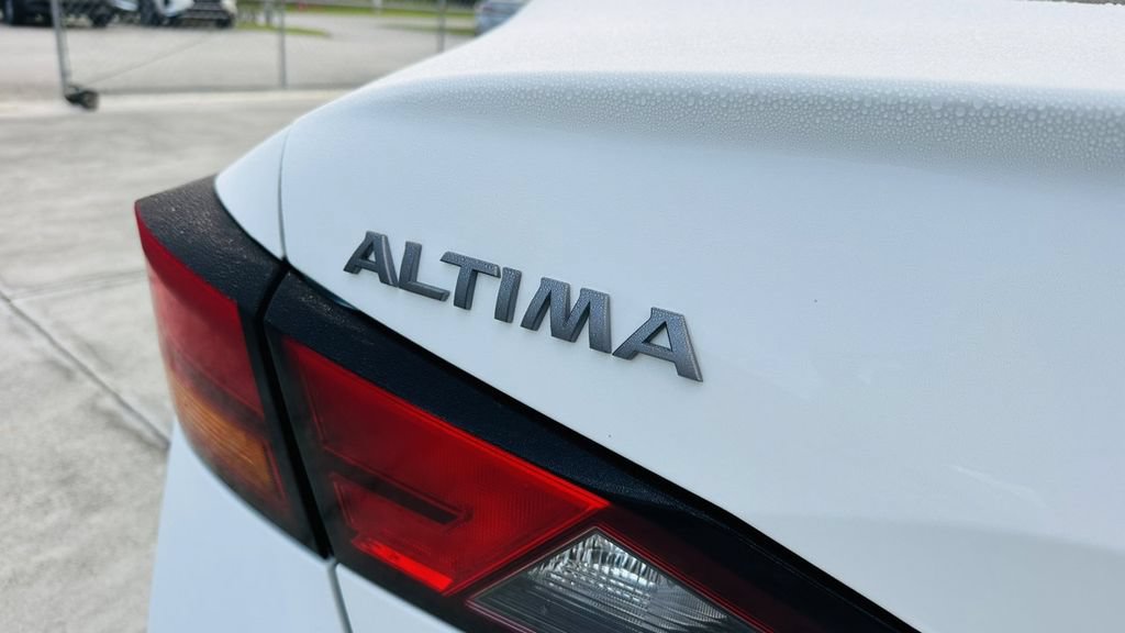 Certified 2025 Nissan Altima 2.5 S FWD image 9