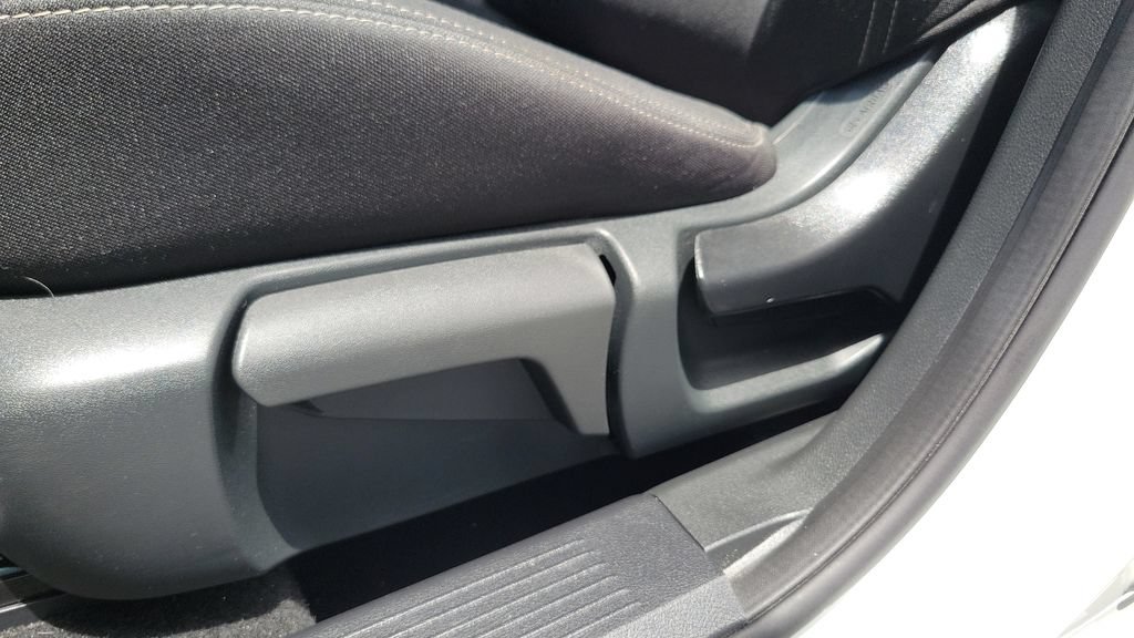Used 2023 Nissan Rogue S FWD image 18