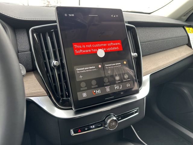 New 2026 Volvo XC90 B5 Core w/ Protection Package Premier image 16