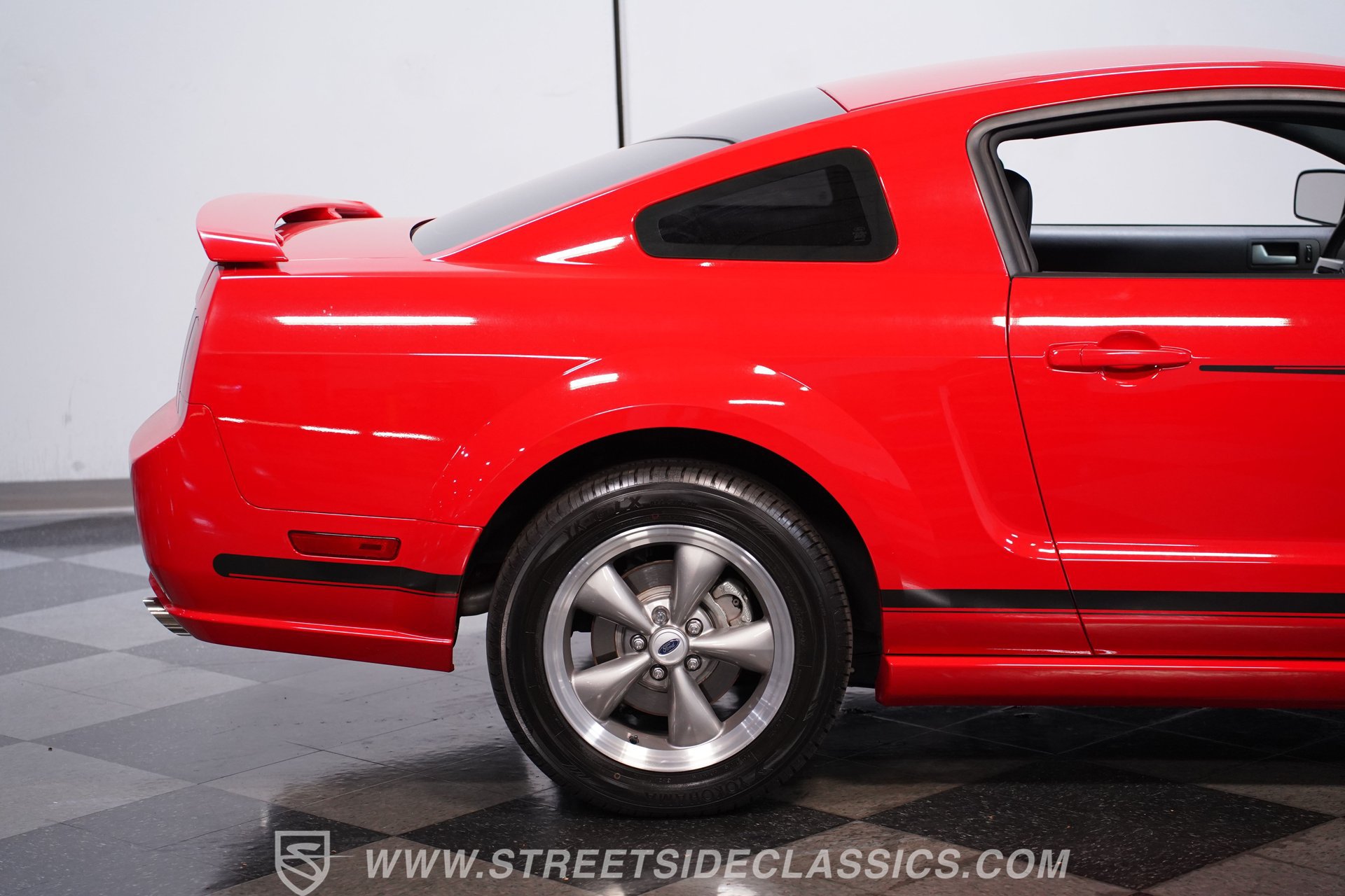 Used 2005 Ford Mustang GT RWD image 23