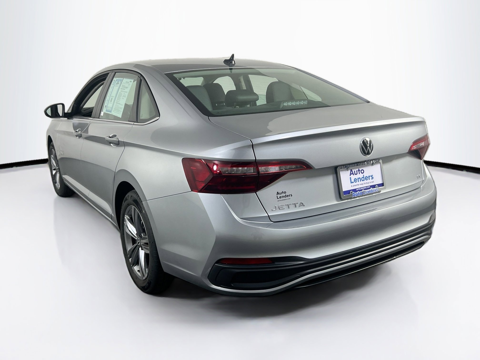 Used 2023 Volkswagen Jetta SE FWD image 7