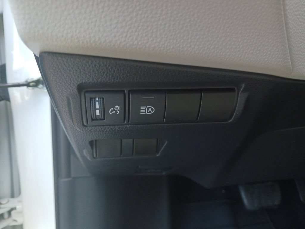 Used 2022 Toyota Corolla Cross L FWD image 34