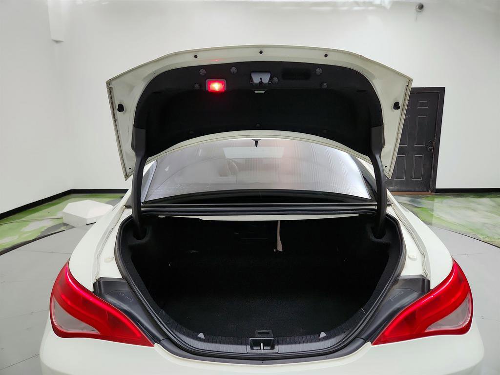 Used 2015 Mercedes-Benz CLA 250 image 28