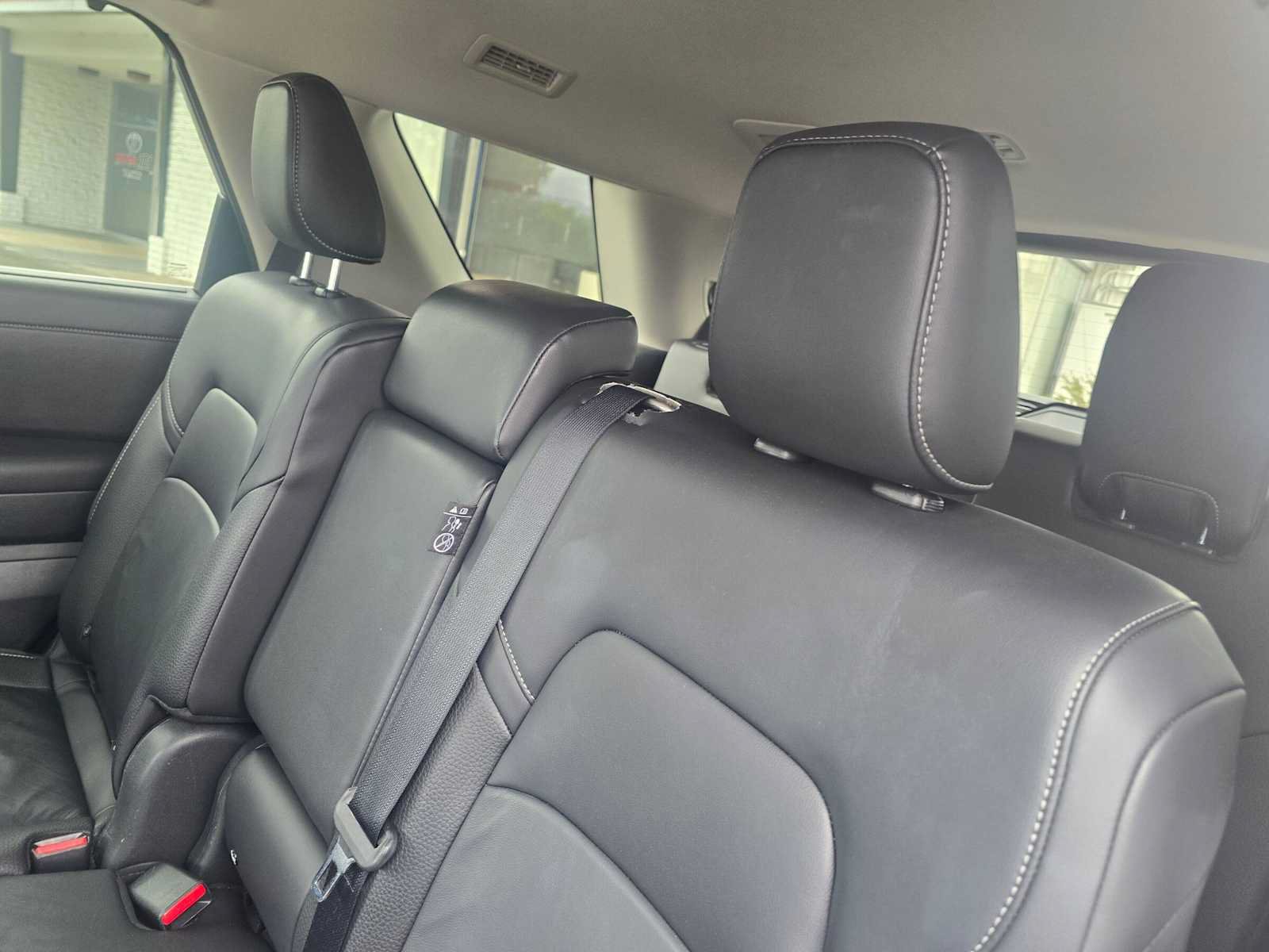 Used 2025 Nissan Pathfinder SL FWD image 19