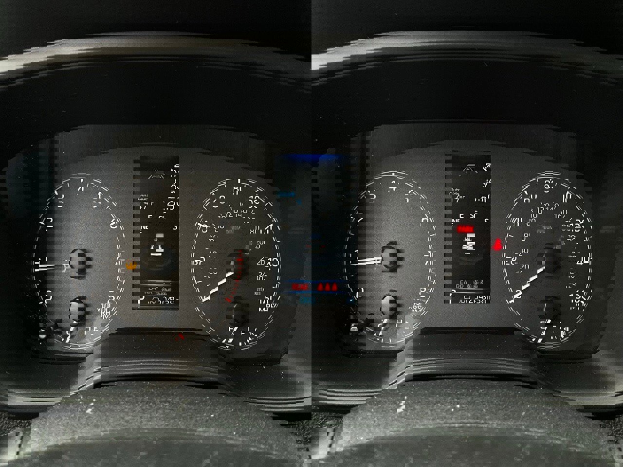 Used 2025 Toyota Corolla Cross LE image 36