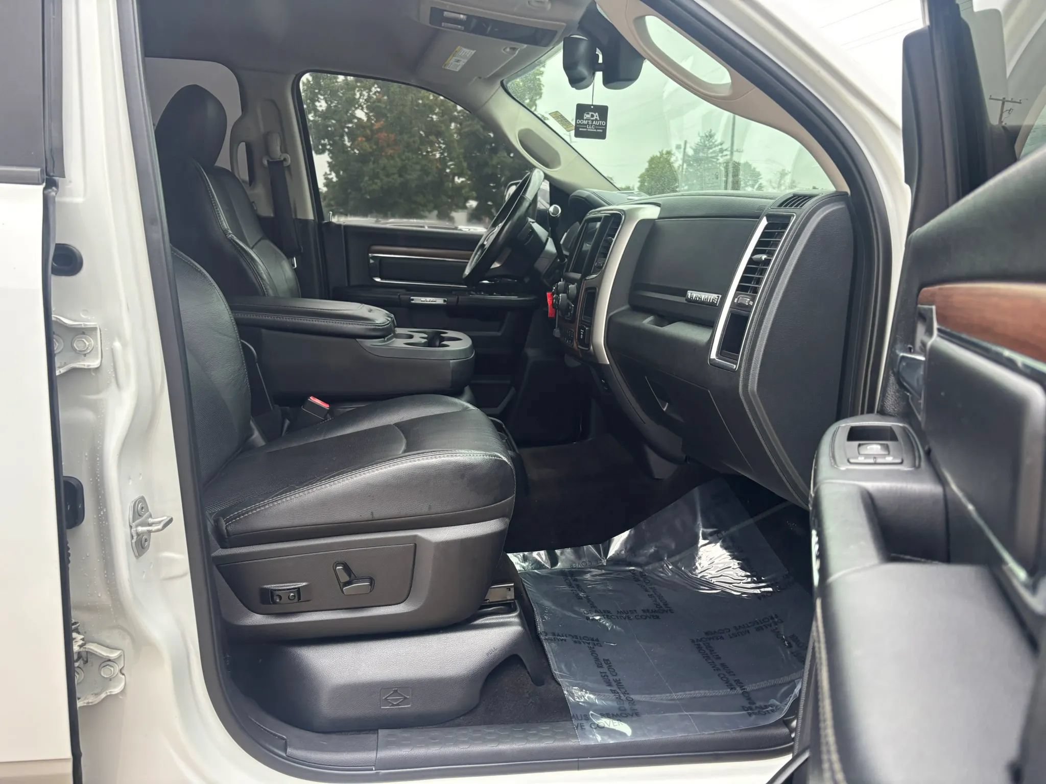 Used 2016 RAM 2500 Laramie AWD/4WD image 18