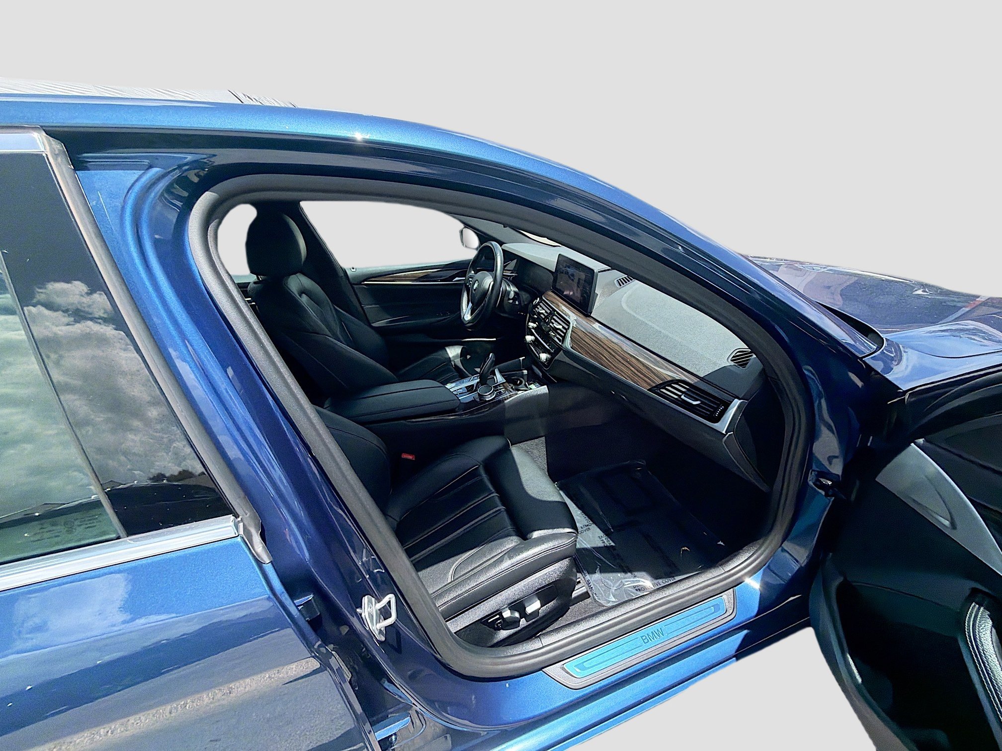 Used 2021 BMW 540i w/ Convenience Package RWD image 32