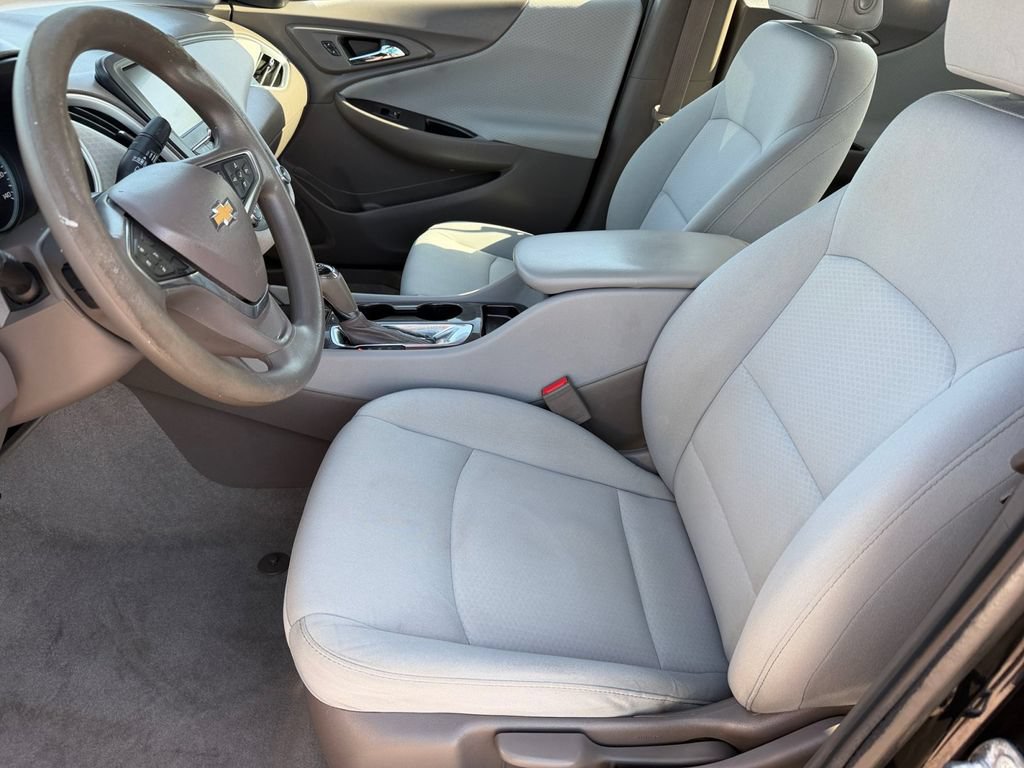Used 2017 Chevrolet Malibu LS w/ LPO, Convenience Package 1 FWD image 10